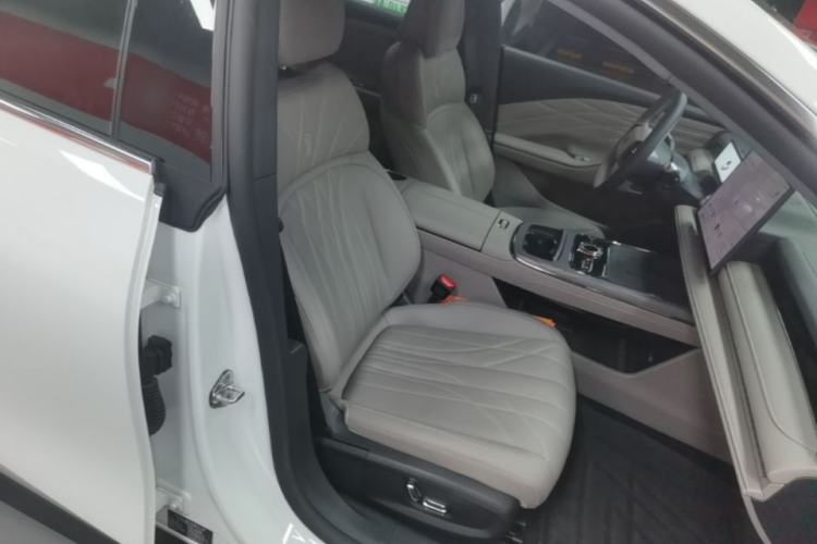 Used Geely Galaxy 8 2025 130km EM-i Deluxe Edition Right Front Seat