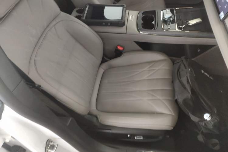 Used Geely Galaxy 8 2025 130km EM-i Deluxe Edition Right Front Seat