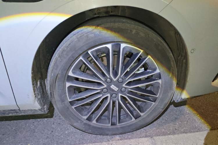 Used Geely Galaxy 8 2025 130km EM-i Prestige Edition Right Front Wheel Hub