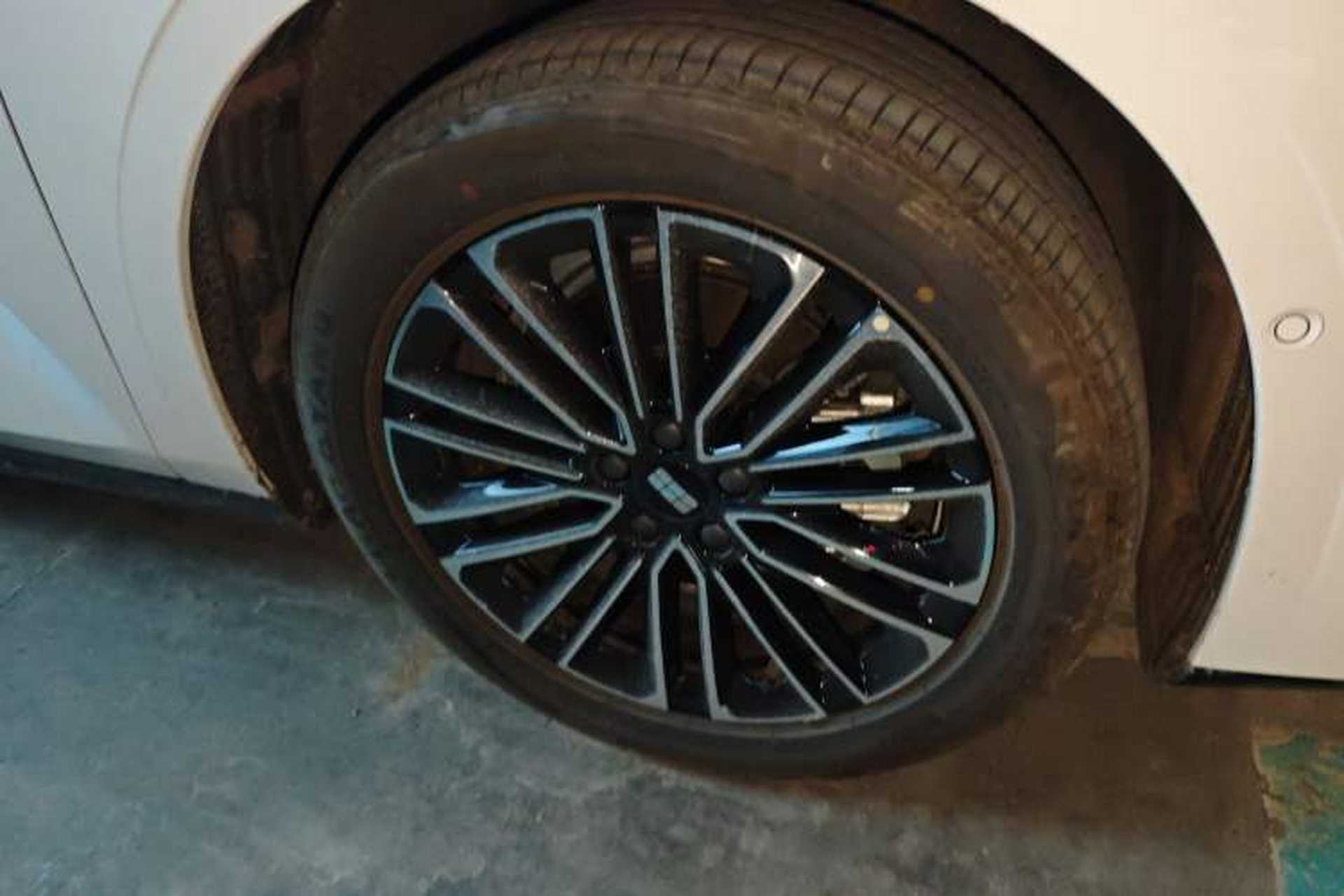 Used Geely Galaxy 8 2025 130km EM-i Deluxe Edition Right Front Wheel Hub