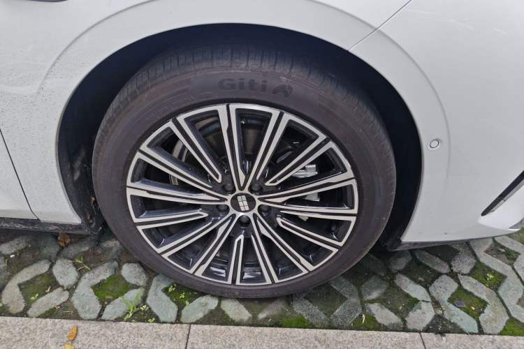 Used Geely Galaxy 8 2025 130km EM-i Flagship Edition Right Front Wheel Hub