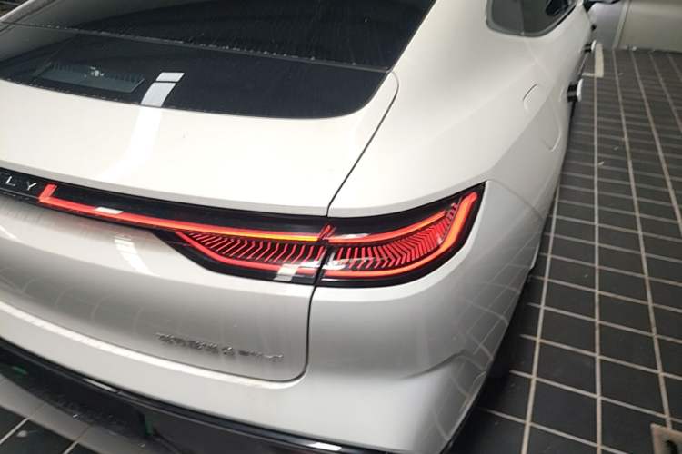 Used Geely Galaxy 8 2025 130km EM-P Starship Edition Right Rear Taillight