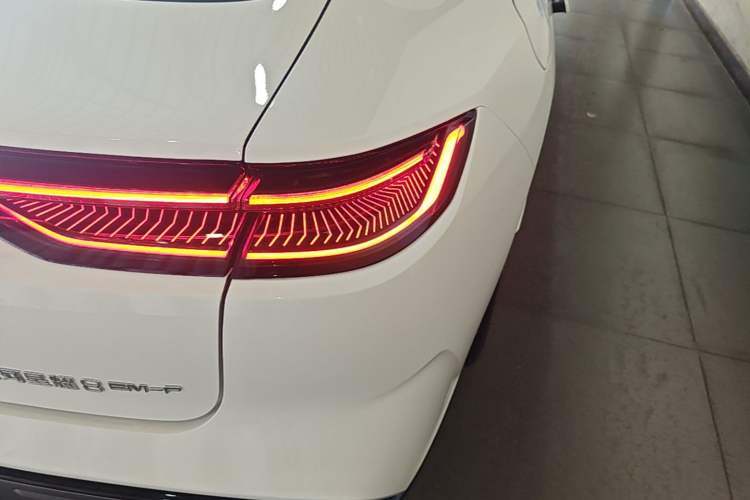 Used Geely Galaxy 8 2025 130km EM-P Starship Edition Right Rear Taillight