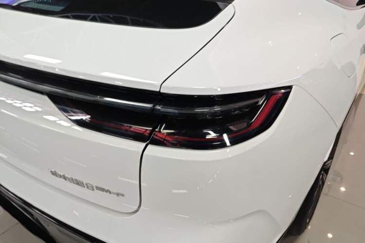 Used Geely Galaxy 8 2025 130km EM-P Starship Edition Right Rear Taillight