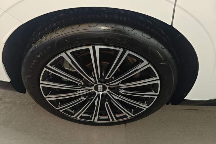 Used Geely Galaxy 8 2025 130km EM-P Starship Edition Right Rear Wheel Hub
