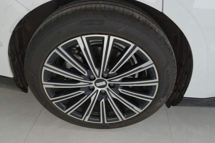 Used Geely Galaxy 8 2025 130km EM-P Starship Edition Right Rear Wheel Hub