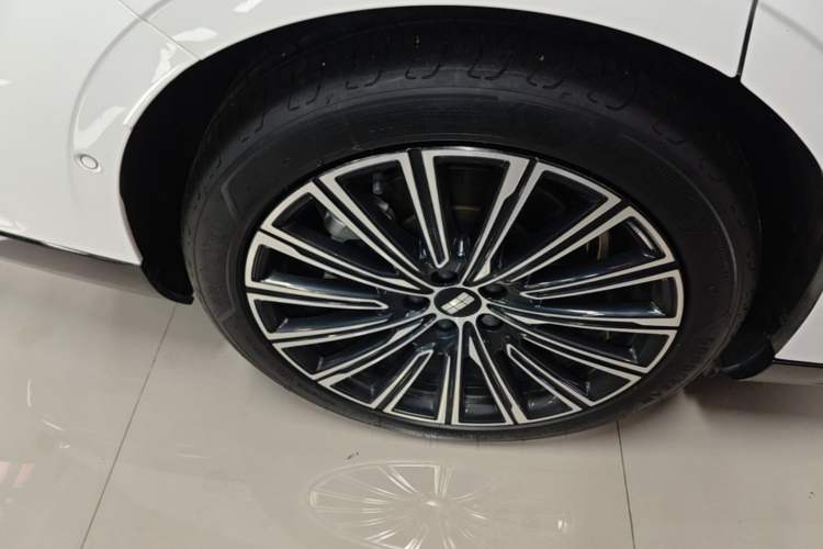 Used Geely Galaxy 8 2025 130km EM-P Starship Edition Right Rear Wheel Hub