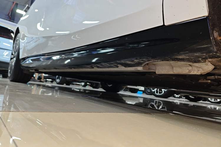 Used Geely Galaxy 8 2025 130km EM-P Starship Edition Right Side Sill