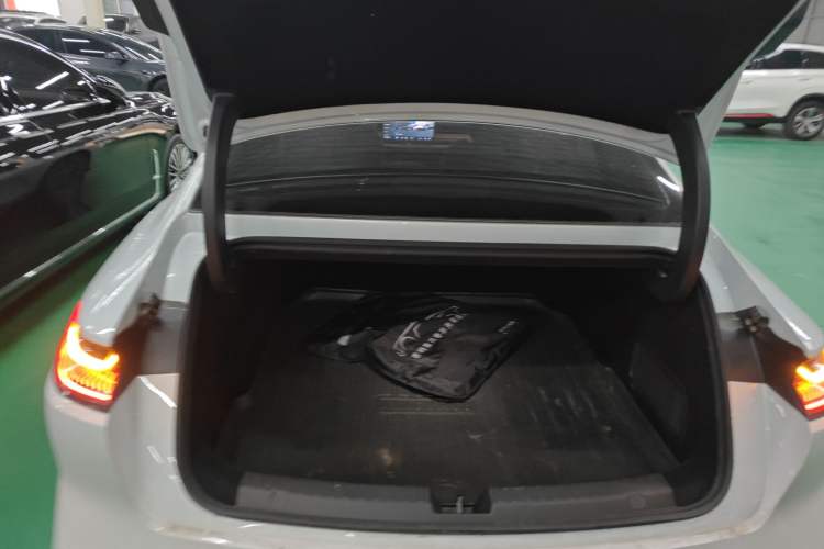 Used Geely Galaxy 8 2025 130km EM-i Deluxe Edition Trunk