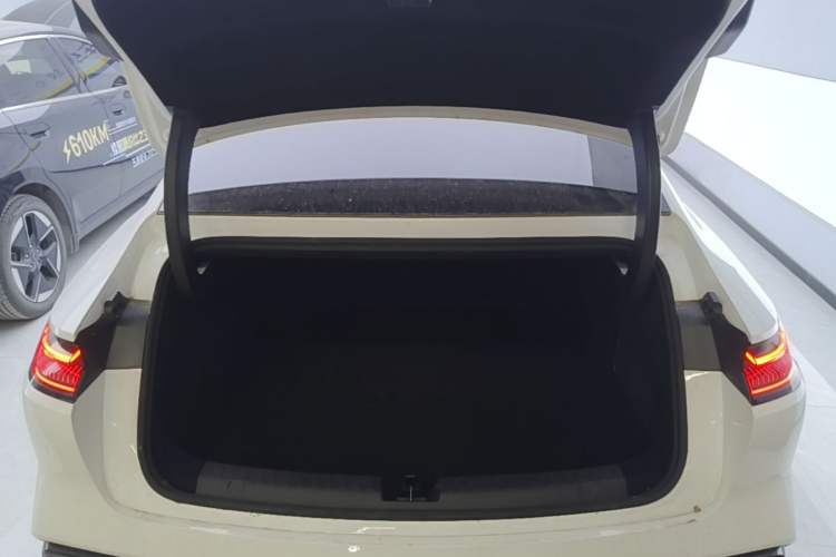Used Geely Galaxy 8 2025 130km EM-P Starship Edition Trunk