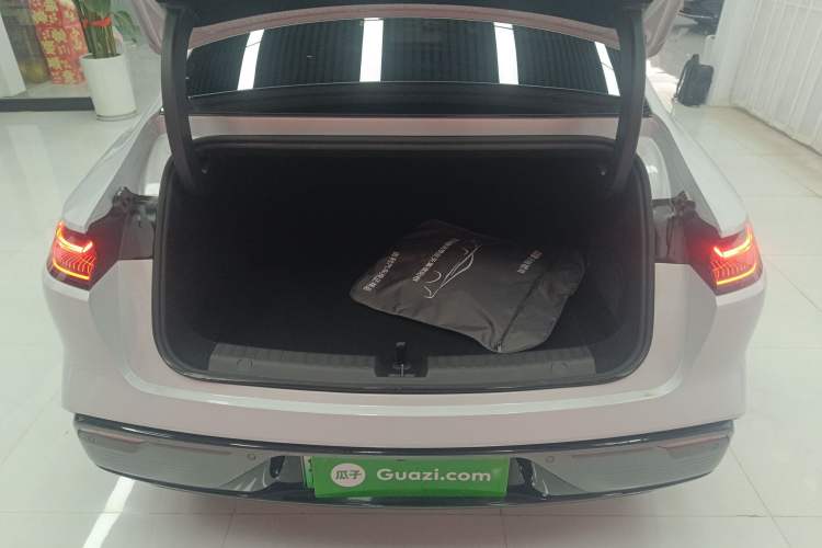 Used Geely Galaxy 8 2025 130km EM-i Flagship Edition Trunk