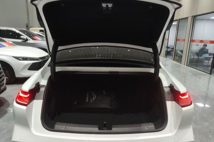 Used Geely Galaxy 8 2025 130km EM-i Deluxe Edition Trunk
