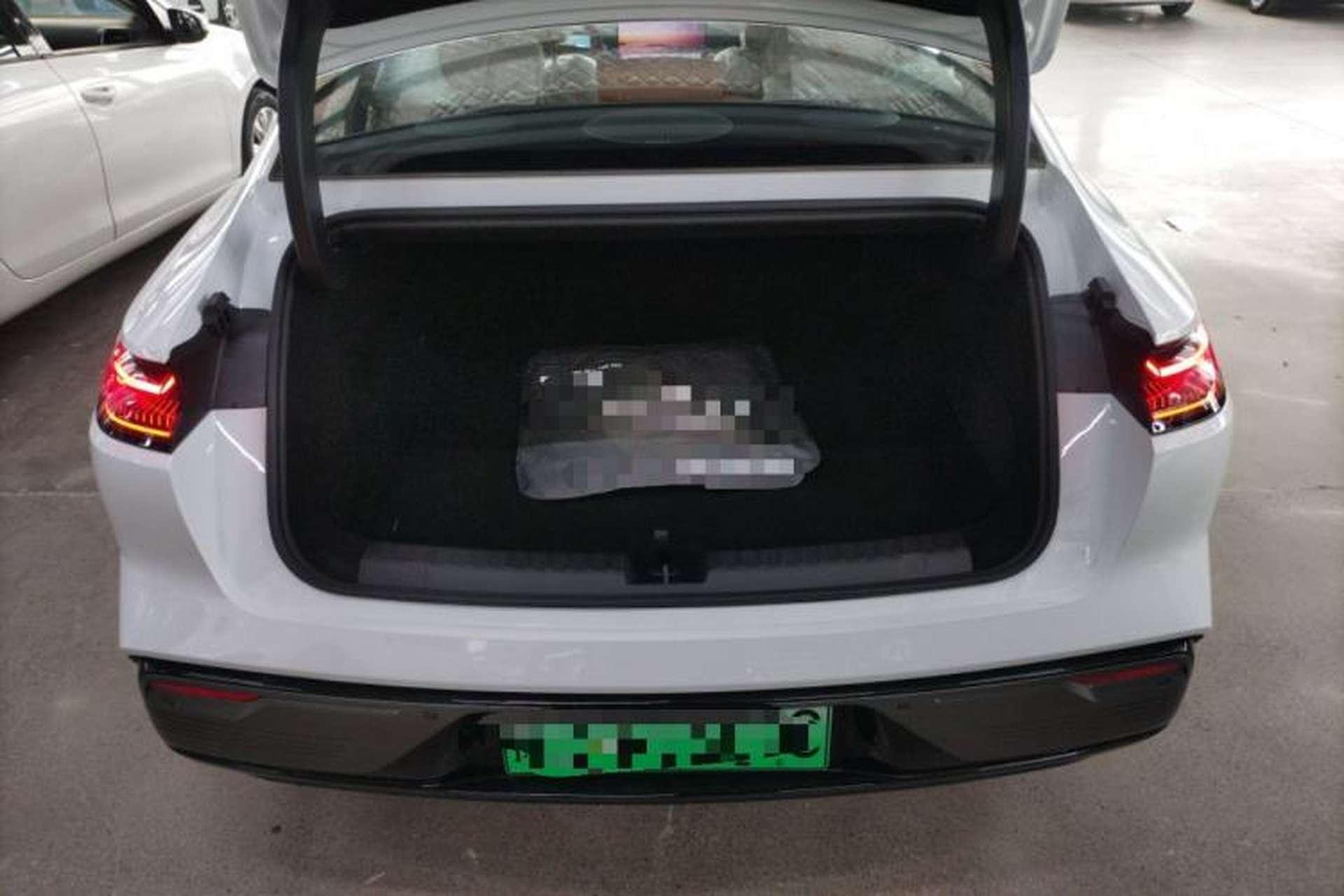 Used Geely Galaxy 8 2025 130km EM-i Prestige Edition Trunk