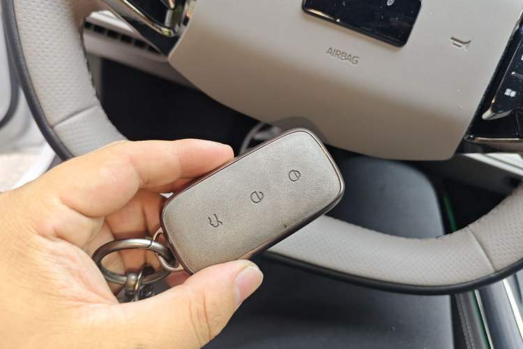 Used Geely Galaxy 8 2025 130km EM-i Flagship Edition Vehicle Key