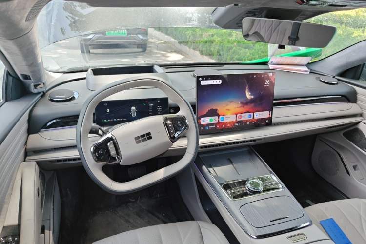 Used Geely Galaxy 8 2026 Model 225km EM-i Long-Range Galaxy Edition Center Console
