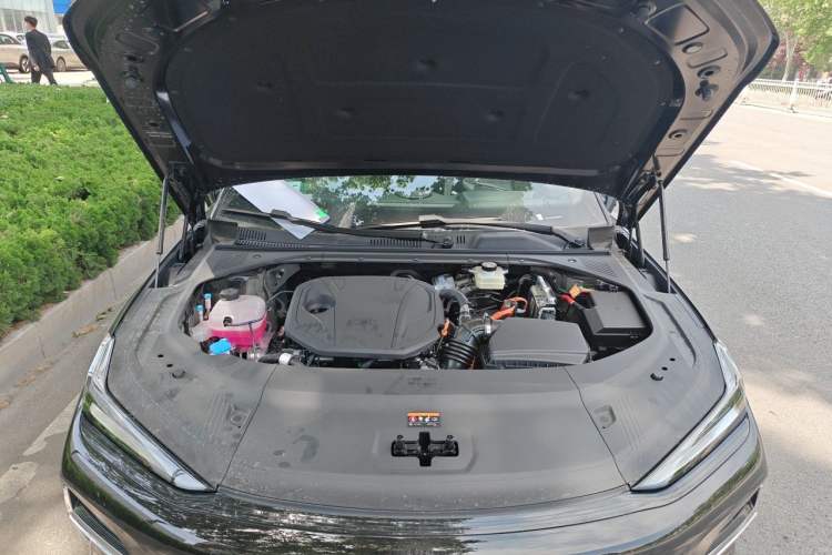 Used Geely Galaxy 8 2026 Model 225km EM-i Long-Range Galaxy Edition Engine Bay
