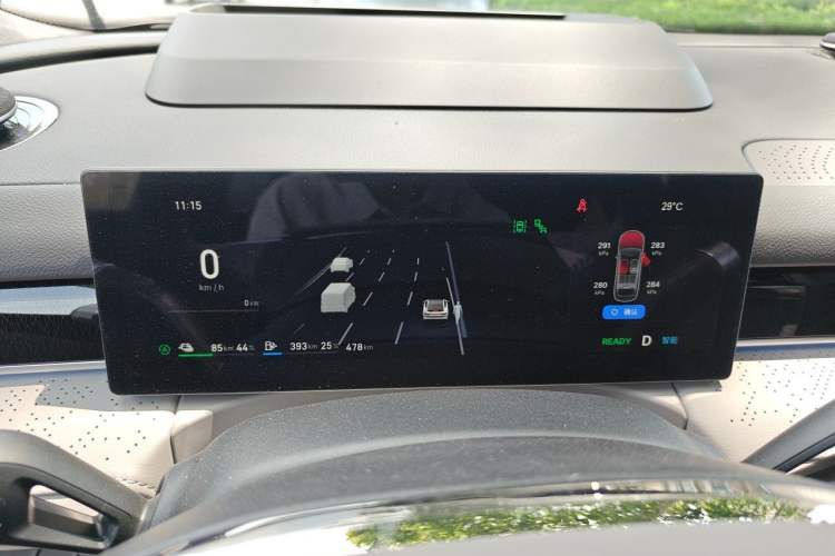 Used Geely Galaxy 8 2026 Model 225km EM-i Long-Range Galaxy Edition Instrument Cluster