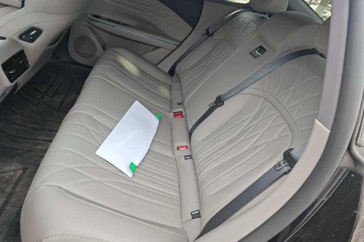 Used Geely Galaxy 8 2026 Model 225km EM-i Long-Range Galaxy Edition Left Rear Seat
