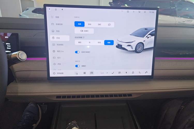 Used Geely Galaxy 8 2026 Model 225km EM-i Long-Range Galaxy Edition Audio And AC Panel