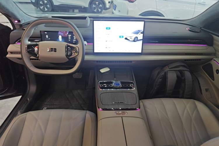 Used Geely Galaxy 8 2026 Model 225km EM-i Long-Range Galaxy Edition Center Console
