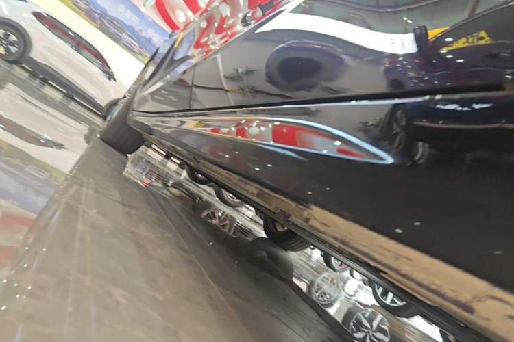 Used Geely Galaxy 8 2026 Model 225km EM-i Long-Range Galaxy Edition Left Side Sill