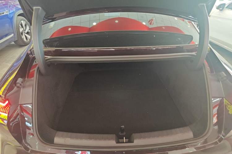 Used Geely Galaxy 8 2026 Model 225km EM-i Long-Range Galaxy Edition Trunk