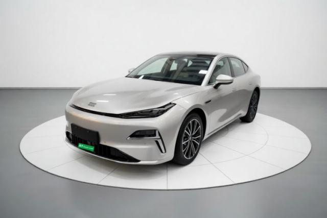Gebrauchter Geely Galaxy 8 2026 Model 225km EM-i Long-Range Voyager Edition