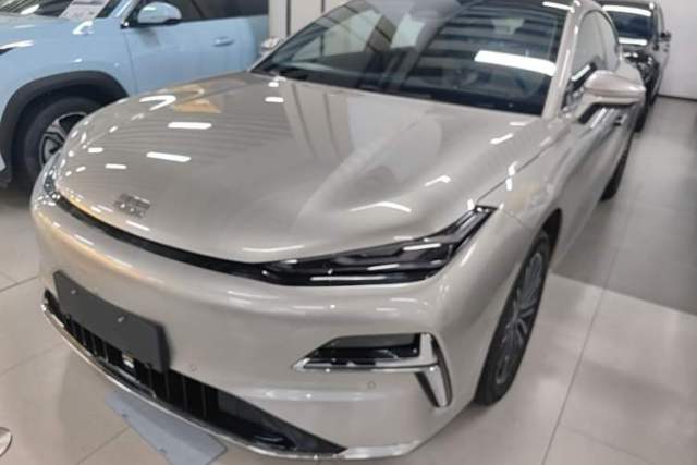 Used Geely Galaxy 8 2026 Model 225km EM-i Long-Range Voyager Edition