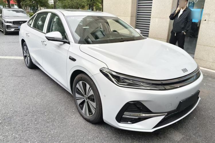 Used Geely Galaxy A7 2025 Model EM-i 150km Long-Distance Edition Exterior 1