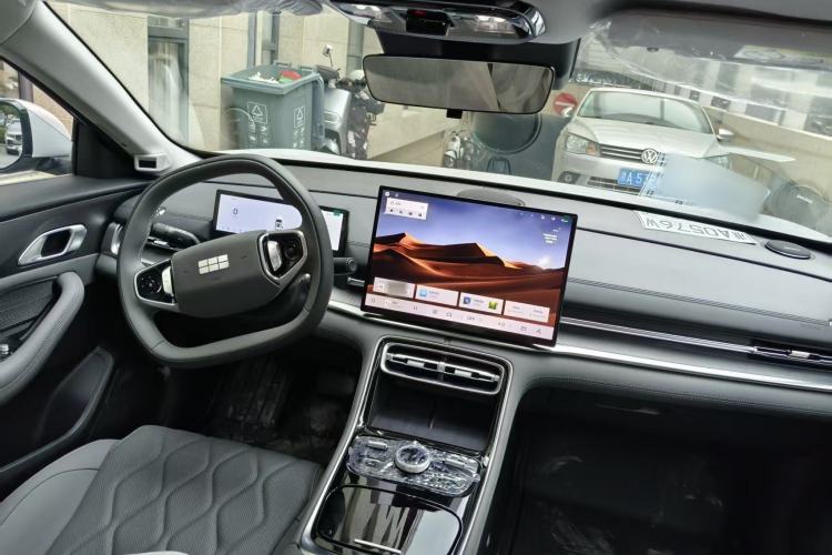 Used Geely Galaxy A7 2025 Model EM-i 150km Long-Distance Edition Interior 1