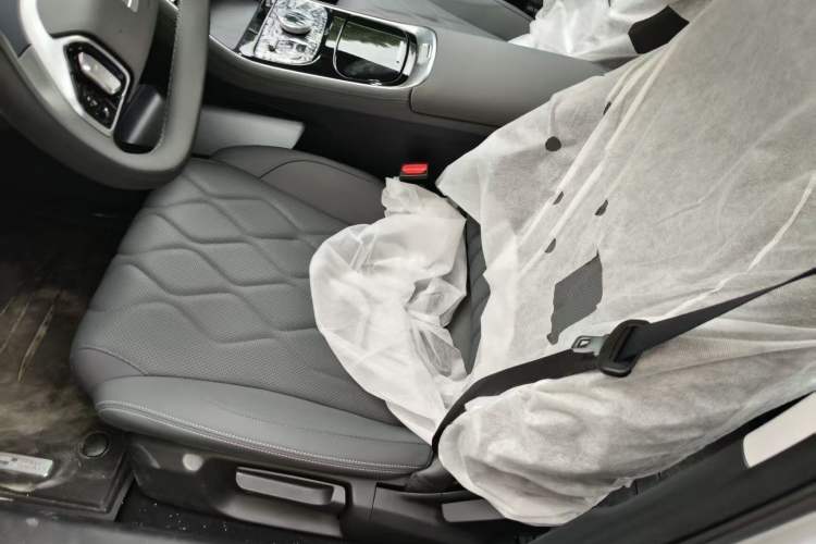 Used Geely Galaxy A7 2025 Model EM-i 150km Long-Distance Edition Interior 3