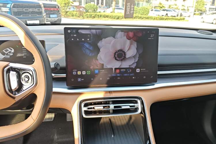 Used Geely Galaxy A7 2025 Model EM-i 150km Prestige Edition Audio And AC Panel