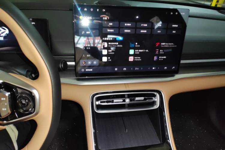 Used Geely Galaxy A7 2025 Model EM-i 150km Prestige Edition Audio And AC Panel