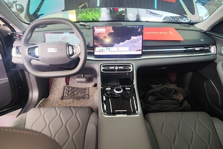 Used Geely Galaxy A7 2025 Model EM-i 150km Prestige Edition Center Console