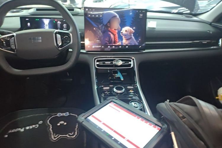 Used Geely Galaxy A7 2025 Model EM-i 150km Exploration+ Edition Center Console