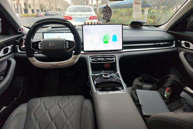 Used Geely Galaxy A7 2025 Model EM-i 150km Starship Edition Center Console