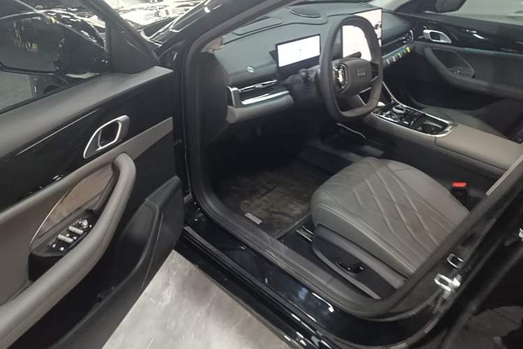Used Geely Galaxy A7 2025 Model EM-i 150km Starship Edition Driver Seat