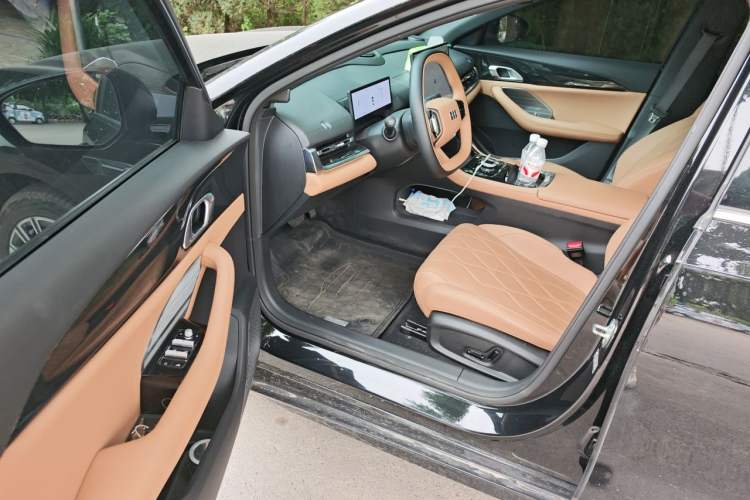 Used Geely Galaxy A7 2025 Model EM-i 150km Starship Edition Driver Seat