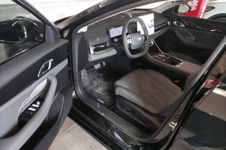Used Geely Galaxy A7 2025 Model EM-i 150km Exploration+ Edition Driver Seat