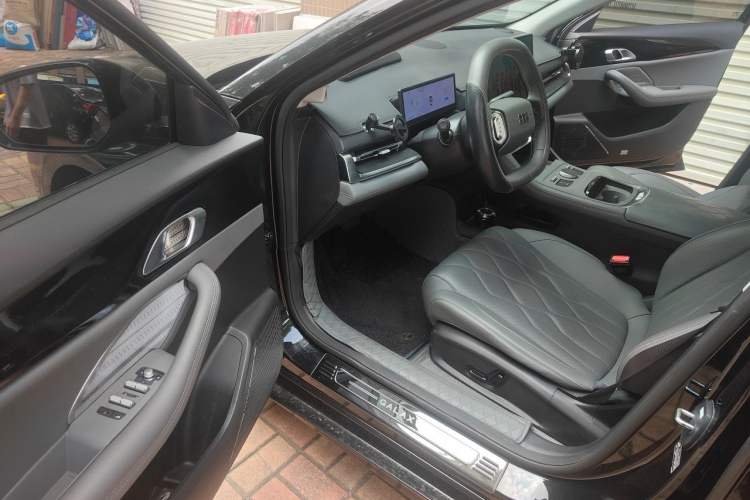 Used Geely Galaxy A7 2025 Model EM-i 150km Exploration+ Edition Driver Seat