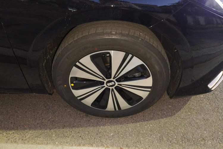Used Geely Galaxy A7 2025 Model EM-i 150km Exploration+ Edition Exterior 7