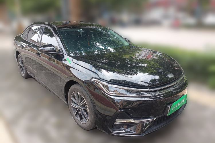 Used Geely Galaxy A7 2025 Model EM-i 70km Luxury Edition Front Right 45 Deg