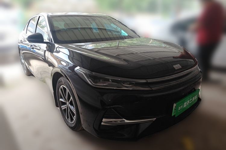Used Geely Galaxy A7 2025 Model EM-i 70km Luxury Edition Front Right 45 Deg