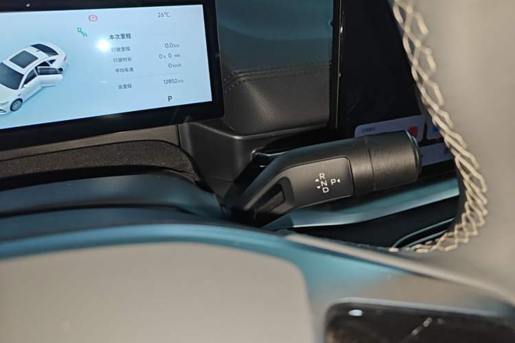 Used Geely Galaxy A7 2025 Model EM-i 70km Luxury Edition Gear Lever