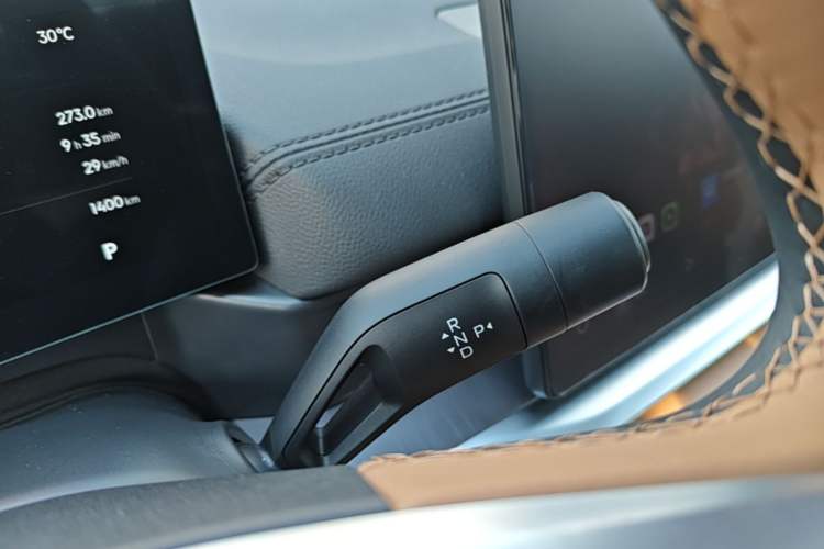Used Geely Galaxy A7 2025 Model EM-i 150km Prestige Edition Gear Lever