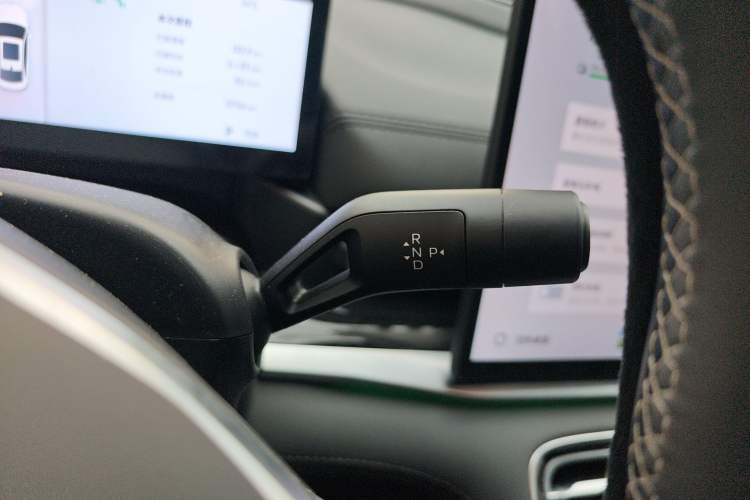 Used Geely Galaxy A7 2025 Model EM-i 150km Starship Edition Gear Lever