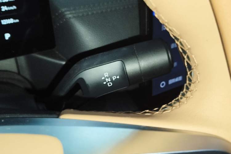 Used Geely Galaxy A7 2025 Model EM-i 70km Luxury Edition Gear Lever