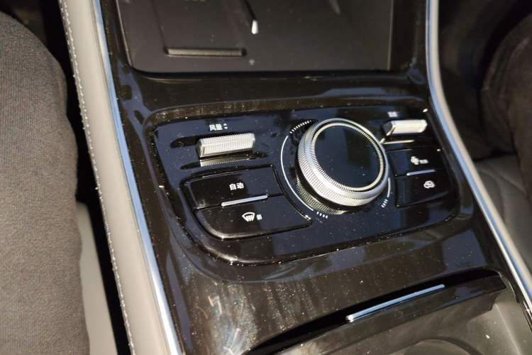 Used Geely Galaxy A7 2025 Model EM-i 150km Exploration+ Edition Gear Lever