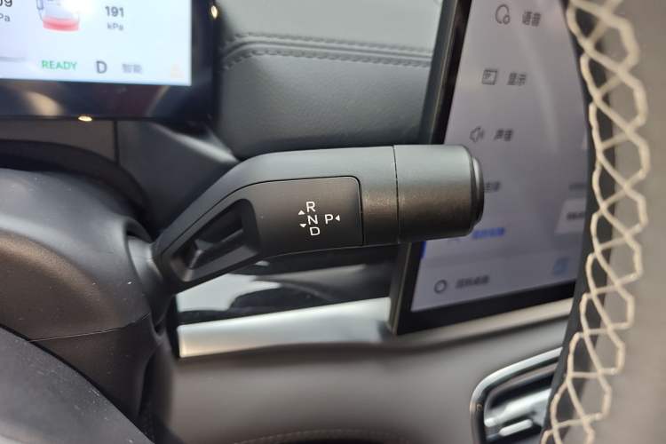 Used Geely Galaxy A7 2025 Model EM-i 150km Starship Edition Gear Lever