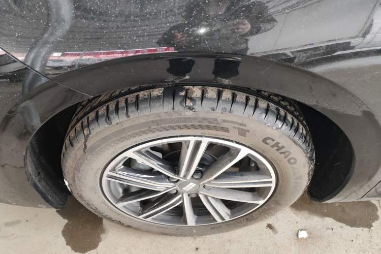 Used Geely Galaxy A7 2025 Model EM-i 70km Luxury Edition Left Front Wheel Hub